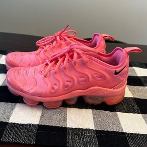 Pink Nike Vapormax plus tennis shoes